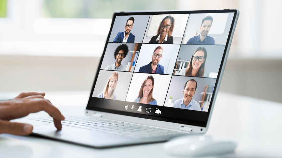 Webinars vs. Virtual Experiences: Which is the Right Format for Your Next Online Event?